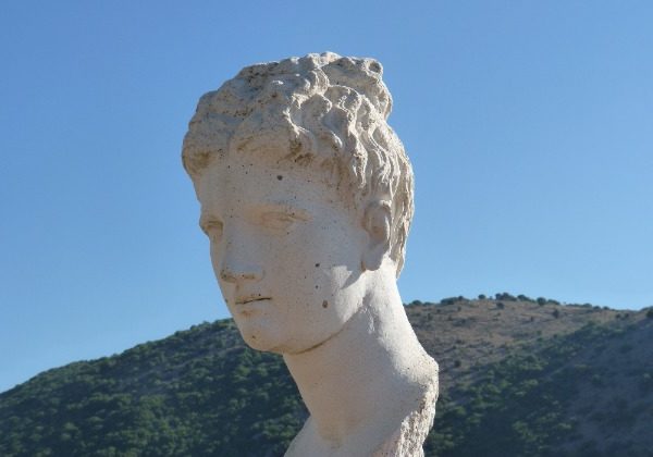 Sculpture au parc national de Butrint - TDS Voyage
