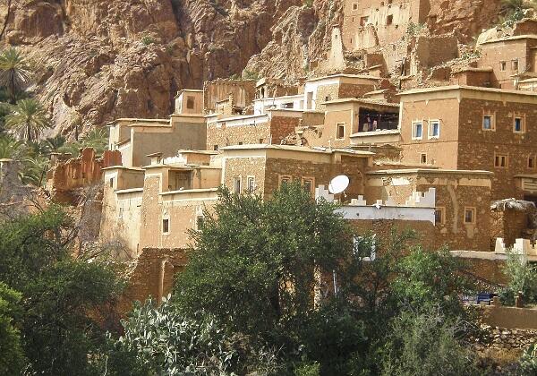 Village d'Oumesnat au Maroc