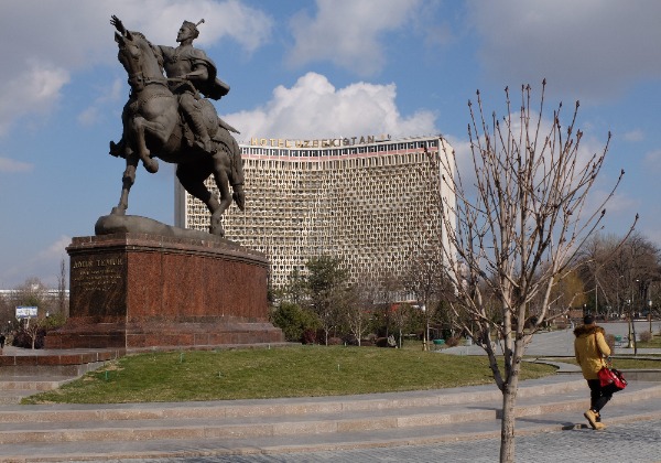 Statue d'Amir Timur sur son cheval