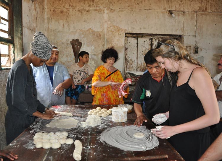 Préparation de tortillas au Mexique, voyage solidaire