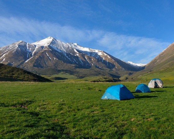 Camp de tentes au Kirghizistan