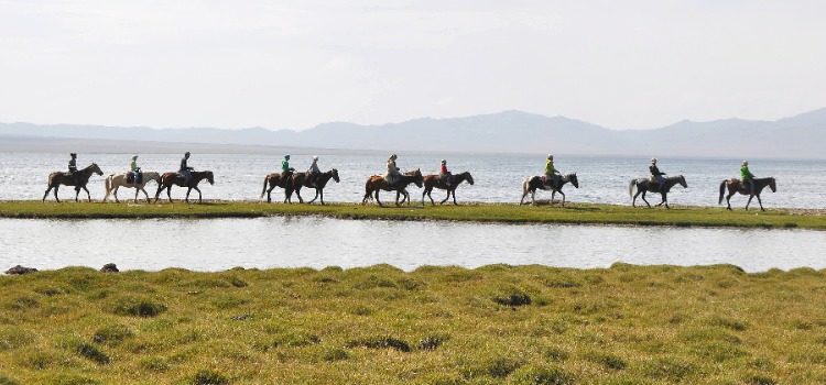Randonnée à cheval au Kirghizstan - TDS Voyage