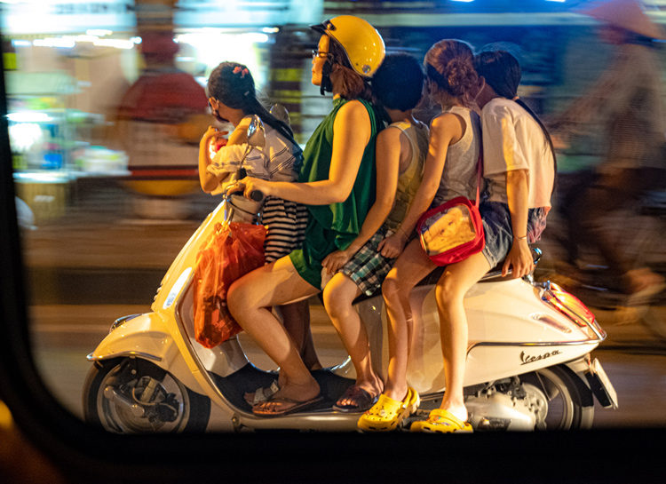 Voyage solidaire au Vietnam - Hanoï le soir