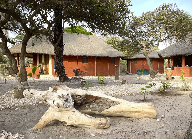 Au Sénégal, dormez dans un bel écolodge construit sur le mode traditionnel